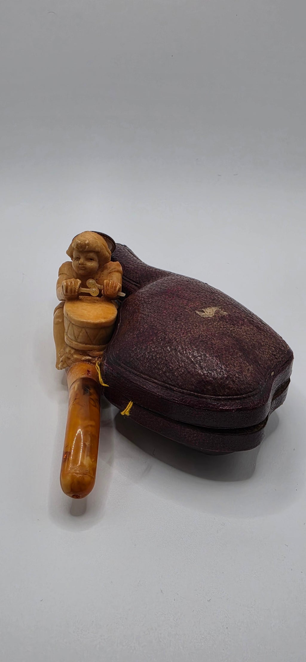 Antique Amber Meerschaum Pipe – Carved Figure | بايب كهرمان أنتيك منحوت