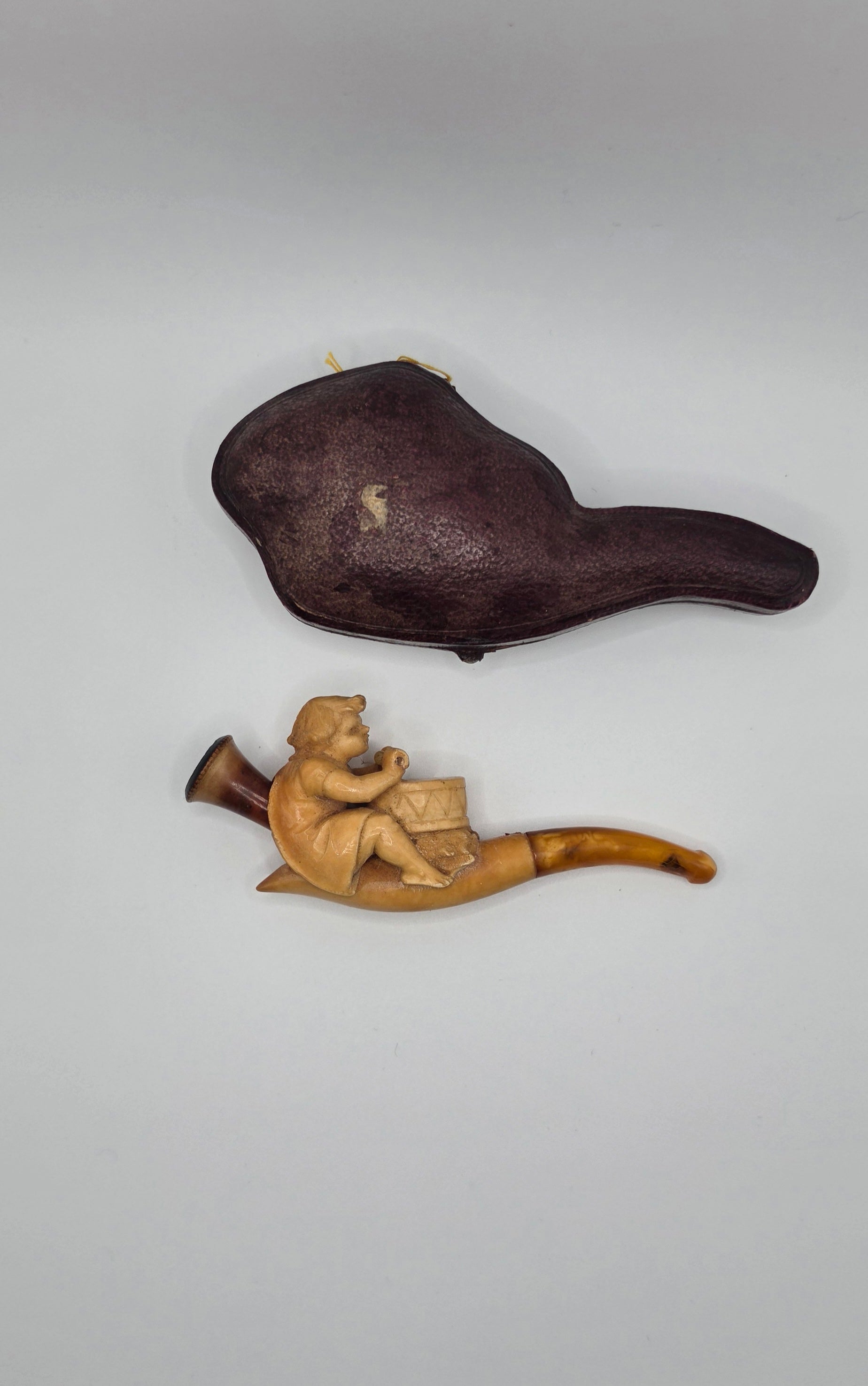 Antique Amber Meerschaum Pipe – Carved Figure | بايب كهرمان أنتيك منحوت